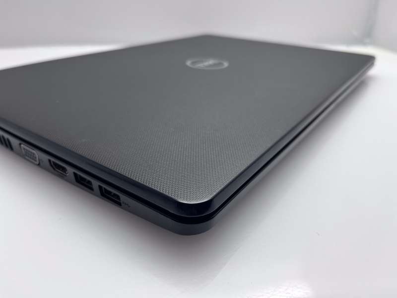 Dell Vostro 15 7th Gen "Core i3" 2.30GHz 8GB RAM 256GB SSD Black - Minor Bright Spots