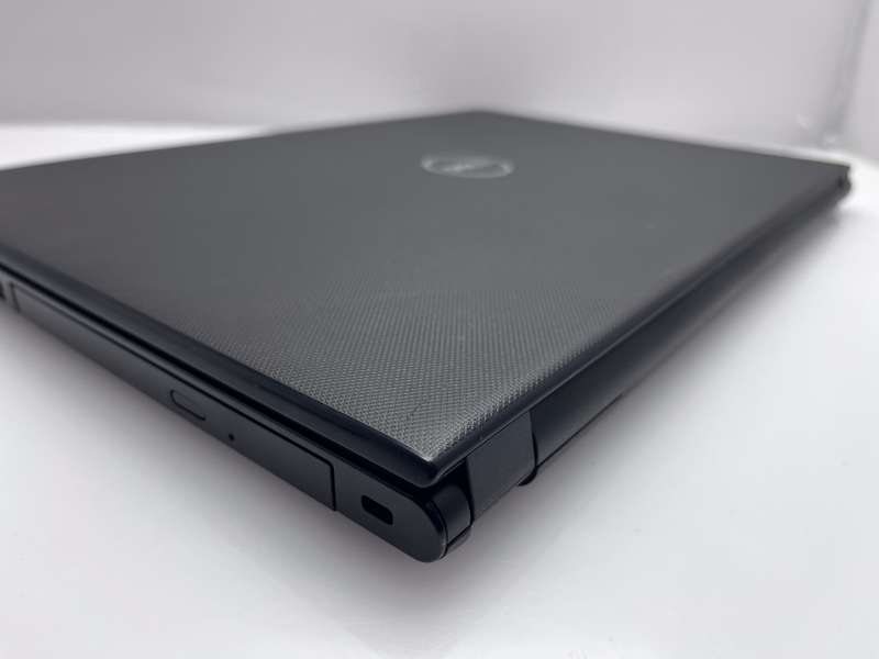 Dell Vostro 15 7th Gen "Core i3" 2.30GHz 8GB RAM 256GB SSD Black - Minor Bright Spots