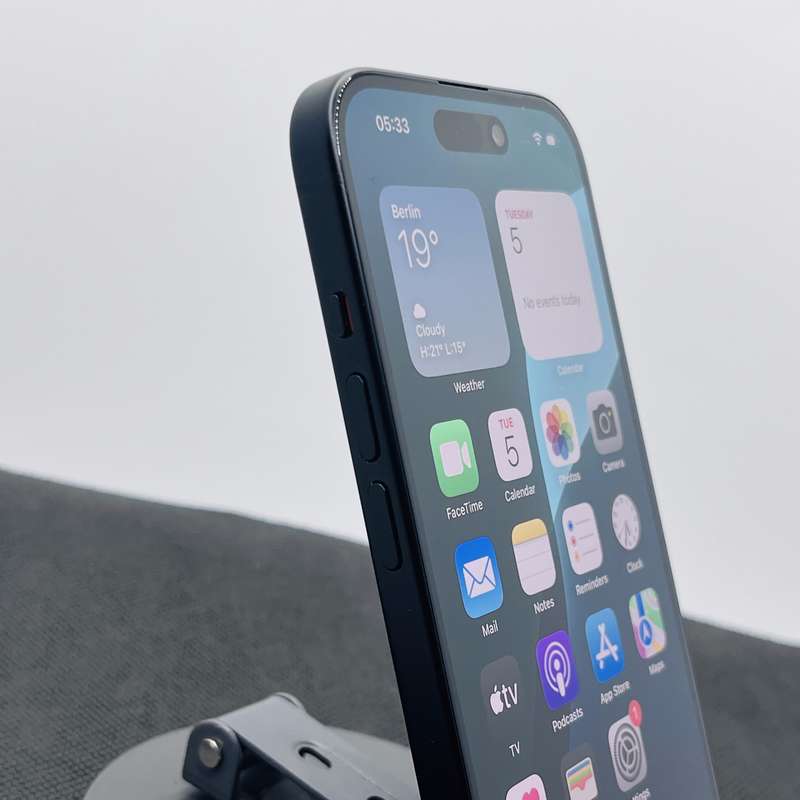 Apple iPhone 15 128GB Black (12 Month Warranty)