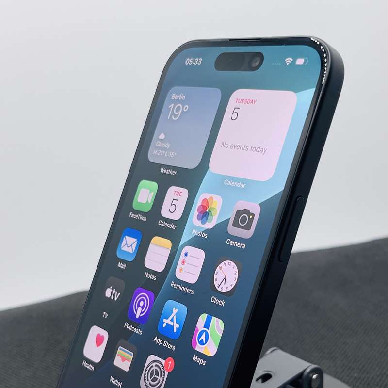 Apple iPhone 15 128GB Black (12 Month Warranty)