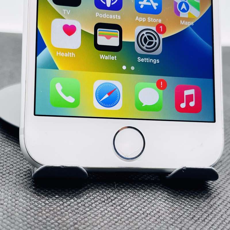 Apple iPhone 8 64GB Silver - Chipped Home Button