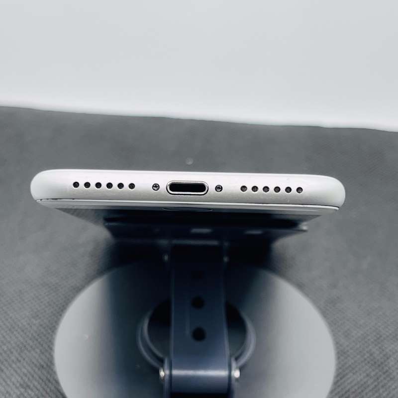 Apple iPhone 8 64GB Silver - Chipped Home Button