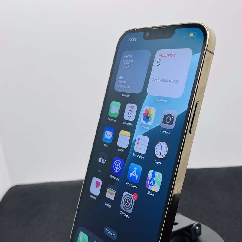 Apple iPhone 13 Pro Max 256GB Gold (12 Month Warranty) + Cover Bundle Value: R200