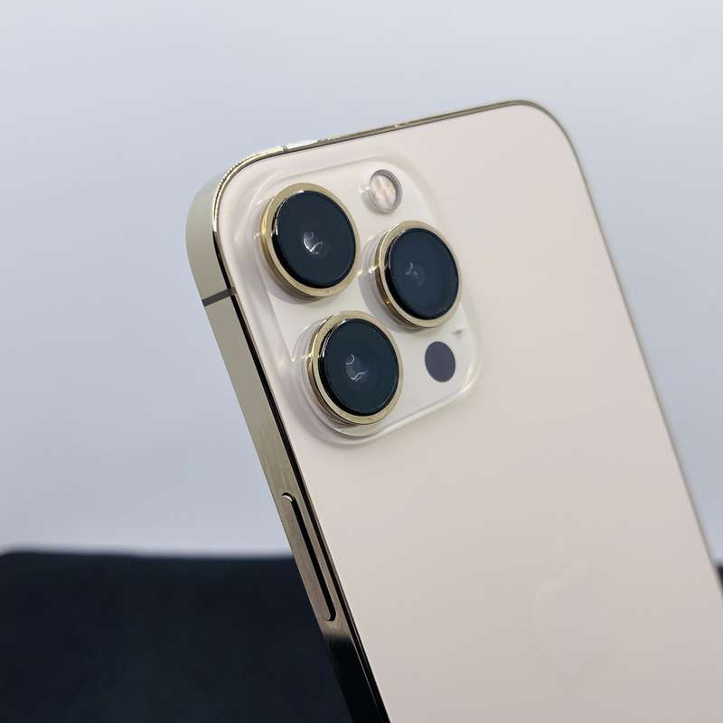 Apple iPhone 13 Pro Max 256GB Gold (12 Month Warranty) + Cover Bundle Value: R200