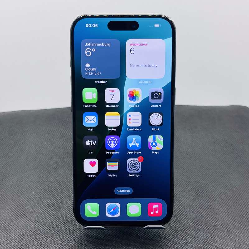 Apple iPhone 15 Pro 256GB Black Titanium (12 Month Warranty) + Screen Protector Bundle Value: R200