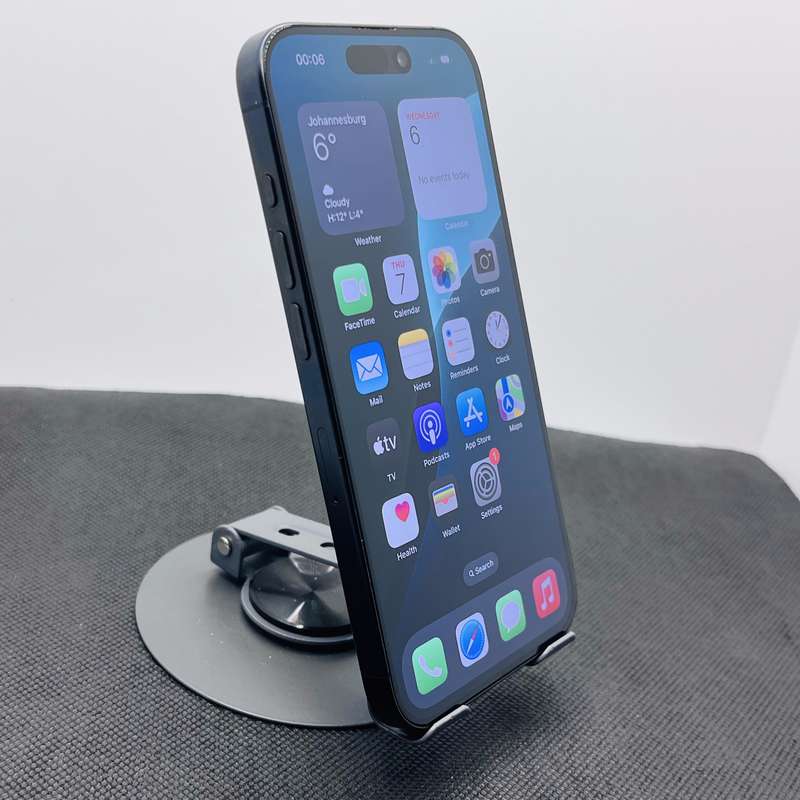Apple iPhone 15 Pro 256GB Black Titanium (12 Month Warranty) + Screen Protector Bundle Value: R200