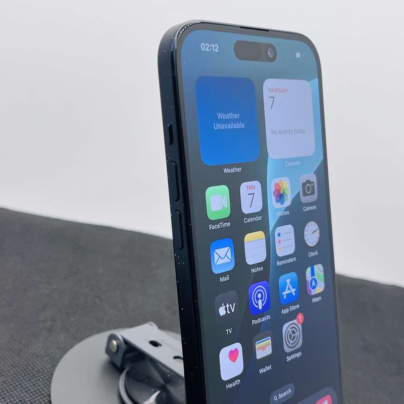 Apple iPhone 15 128GB Black (12 Month Warranty) + Screen Protector Bundle Value: R200