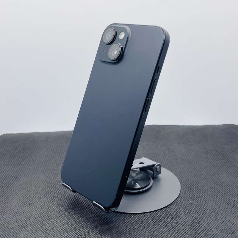 Apple iPhone 15 128GB Black (12 Month Warranty) + Screen Protector Bundle Value: R200