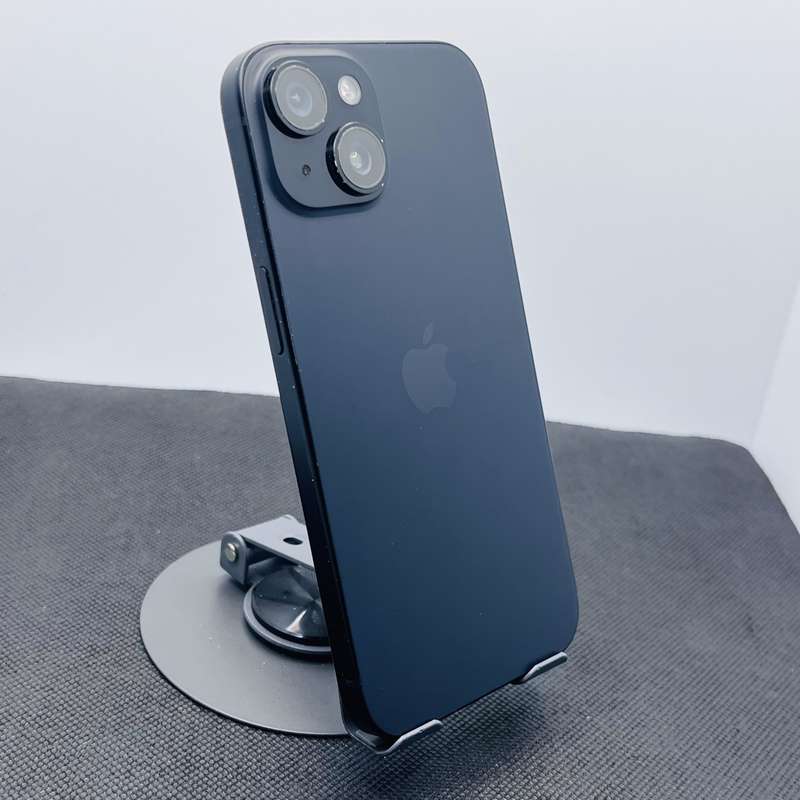 Apple iPhone 15 128GB Black (12 Month Warranty) + Screen Protector Bundle Value: R200