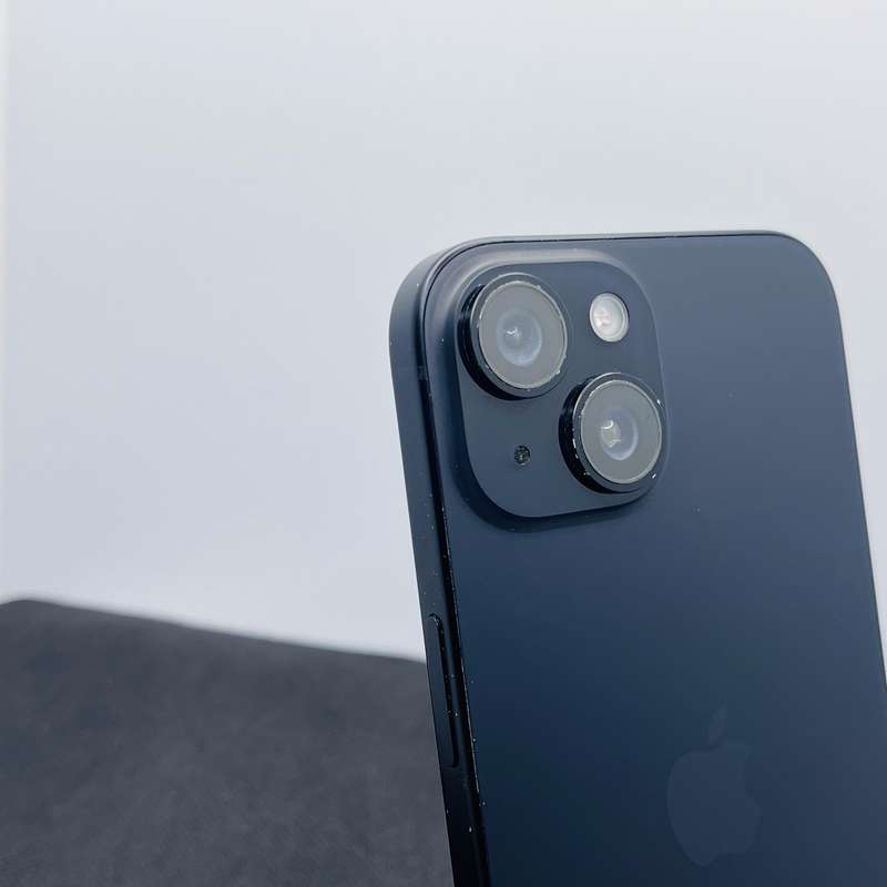Apple iPhone 15 128GB Black (12 Month Warranty) + Screen Protector Bundle Value: R200
