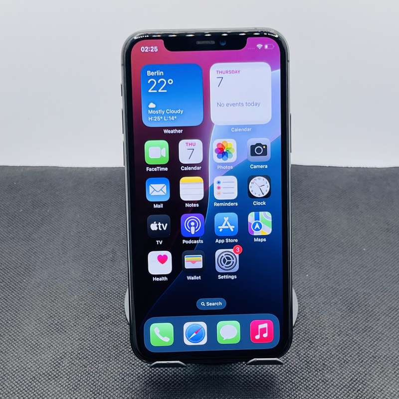 Apple iPhone 11 Pro 256GB Space Gray (6 Month Warranty) + Screen Protector Bundle Value: R200