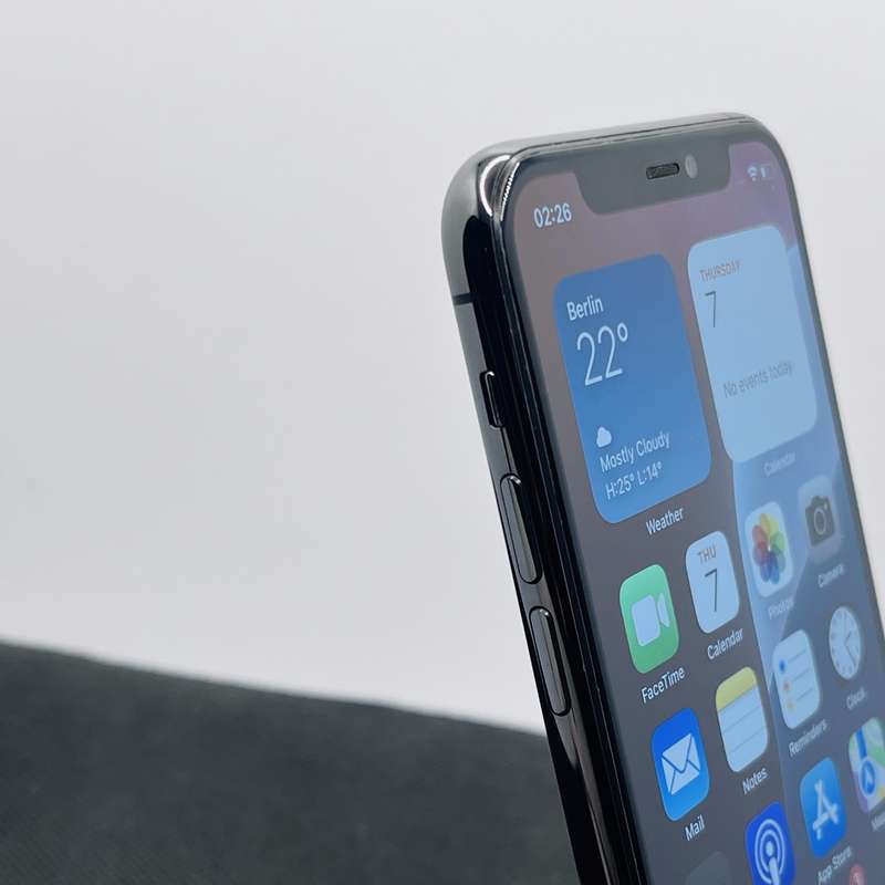 Apple iPhone 11 Pro 256GB Space Gray (6 Month Warranty) + Screen Protector Bundle Value: R200