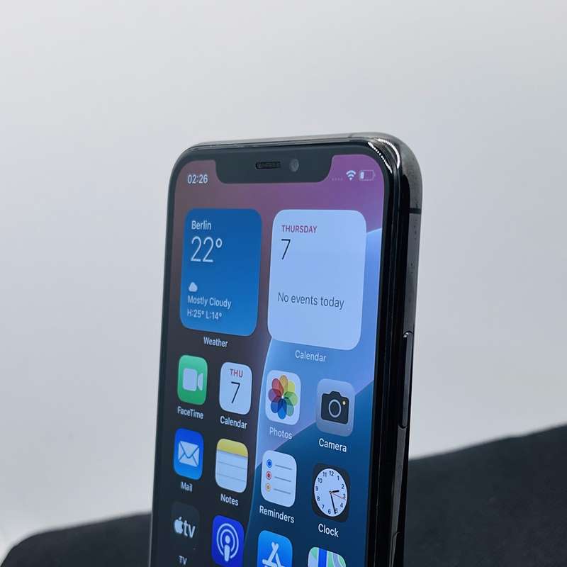 Apple iPhone 11 Pro 256GB Space Gray (6 Month Warranty) + Screen Protector Bundle Value: R200