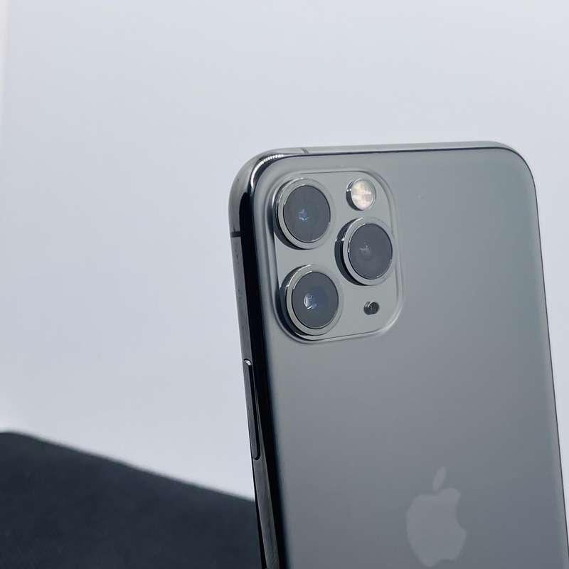 Apple iPhone 11 Pro 256GB Space Gray (6 Month Warranty) + Screen Protector Bundle Value: R200