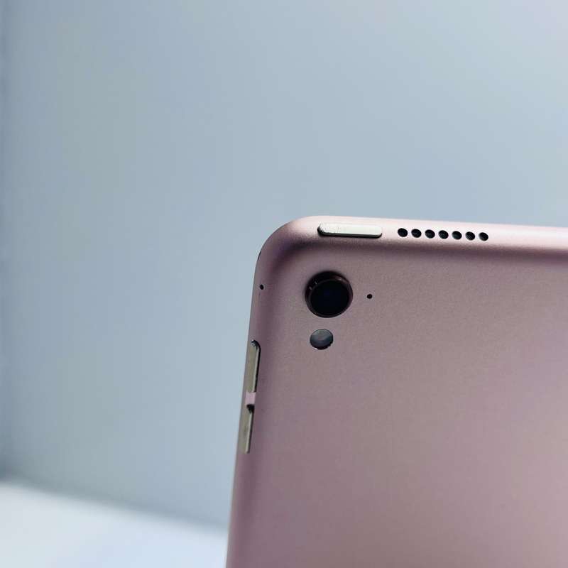 Apple iPad Pro 9.7 1st Gen 32GB (Wifi Only) Rose Gold  No Touch ID