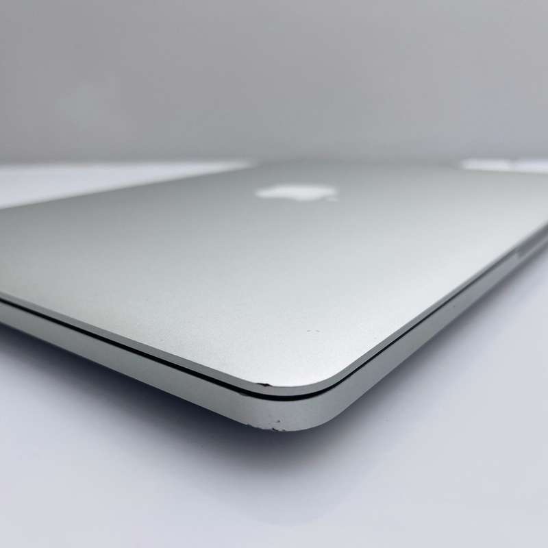 MacBook Pro 13-Inch Core i5 2.40 GHz 8GB RAM 256GB SSD (Late 2013) Silver