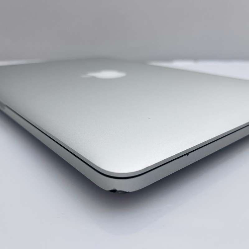 MacBook Pro 13-Inch Core i5 2.40 GHz 8GB RAM 256GB SSD (Late 2013) Silver
