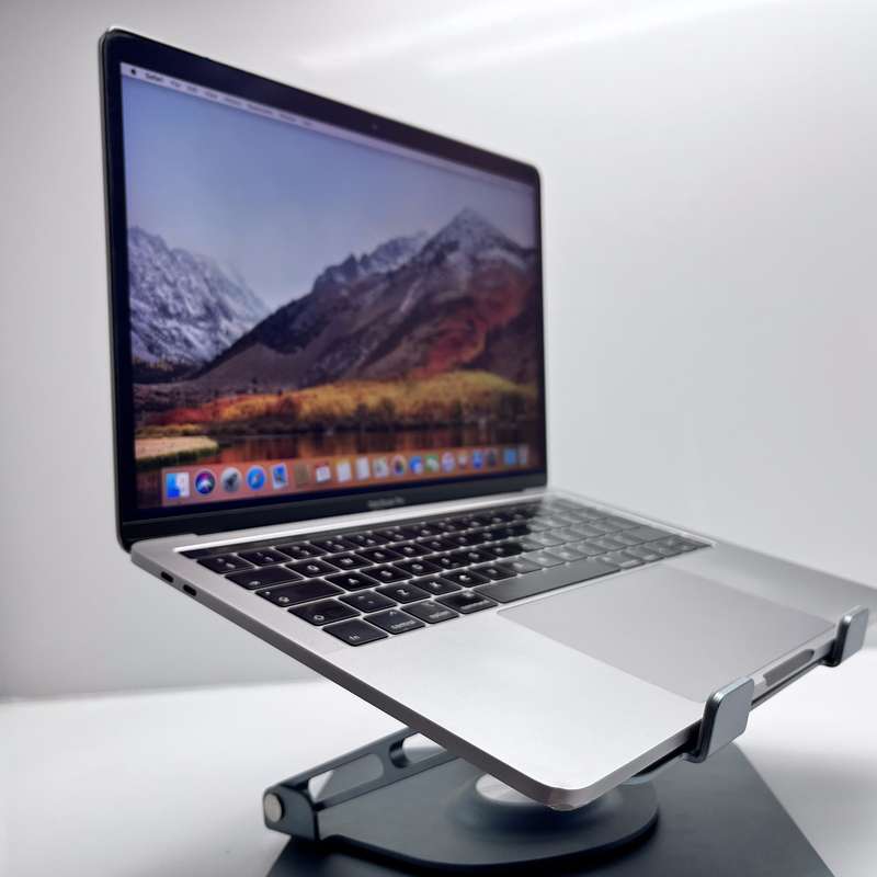 Apple MacBook Pro "Core i5" 13-Inch 8GB RAM 500GB SSD (Touch-bar 2018) Space Grey - Minor Crack