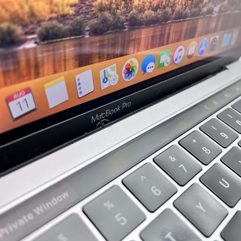 Apple MacBook Pro "Core i5" 13-Inch 8GB RAM 500GB SSD (Touch-bar 2018) Space Grey - Minor Crack