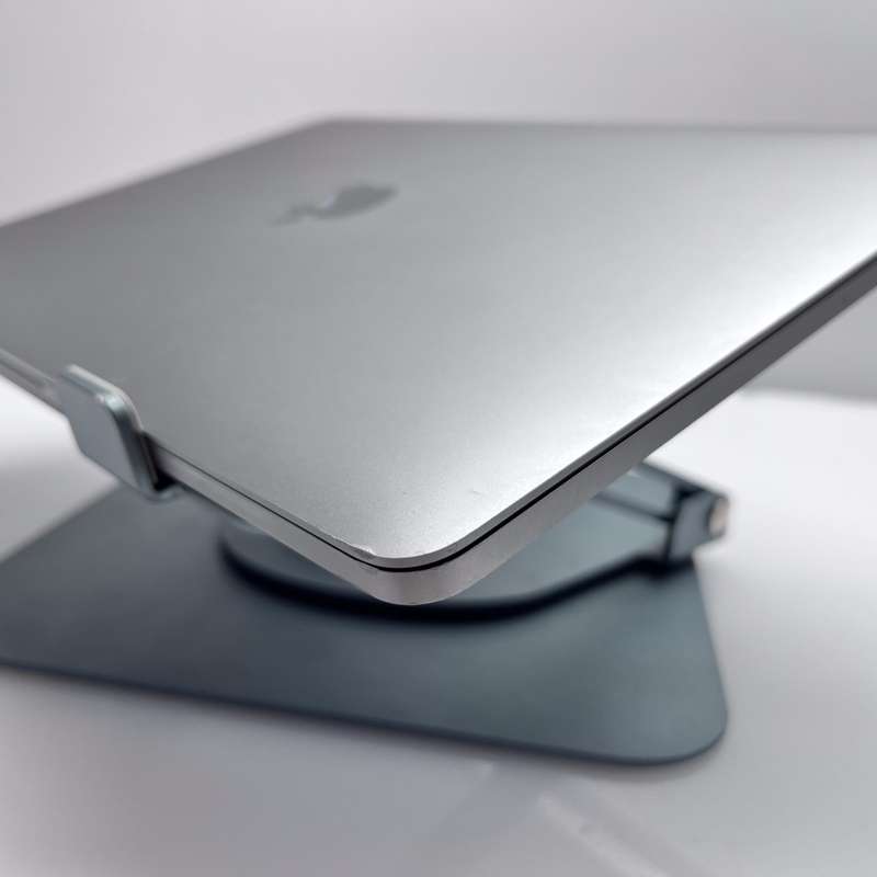 Apple MacBook Pro "Core i5" 13-Inch 8GB RAM 500GB SSD (Touch-bar 2018) Space Grey - Minor Crack