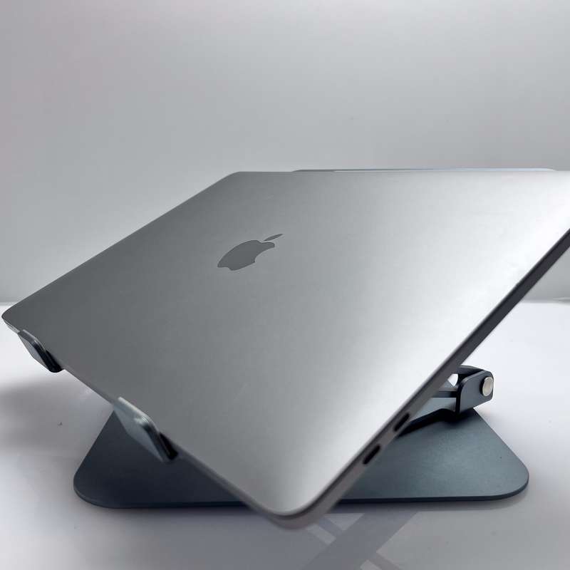 Apple MacBook Pro "Core i5" 13-Inch 8GB RAM 500GB SSD (Touch-bar 2018) Space Grey - Minor Crack