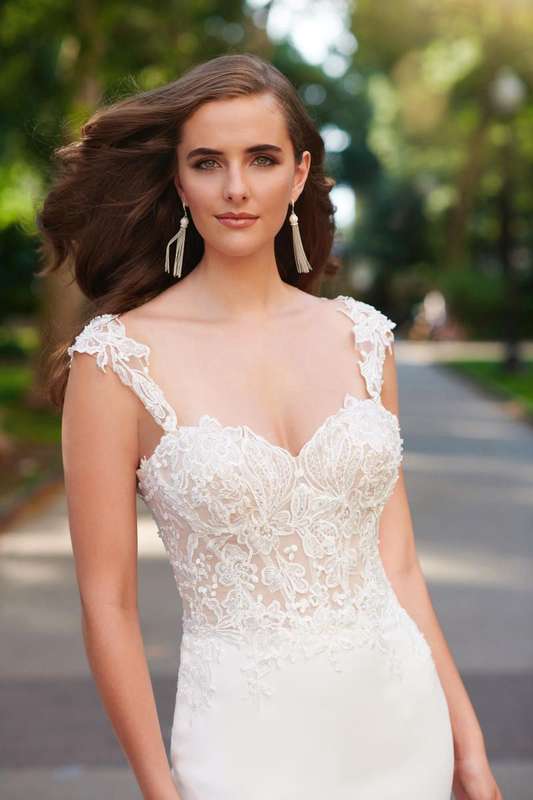 (Rental) Milo mermaid lace detail bodice wedding dress.