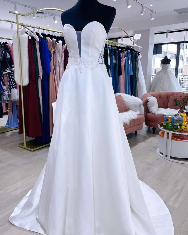 (RENTAL)KELSEY, Boobtube satin with lace detail A-line wedding dress
