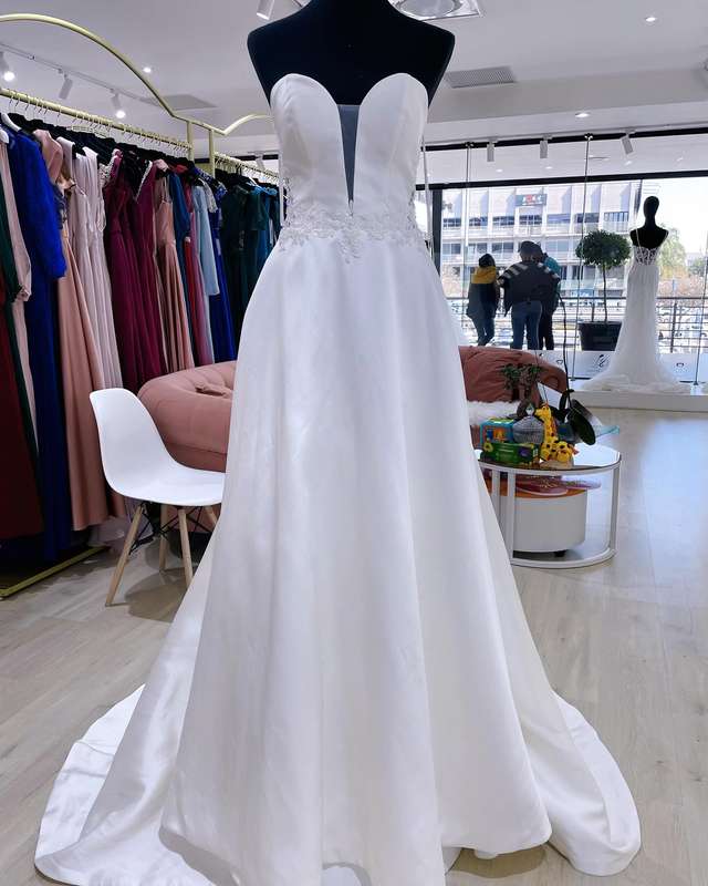 (RENTAL)KELSEY, Boobtube satin with lace detail A-line wedding dress