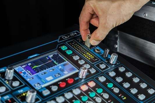 Allen & Heath QU-32C