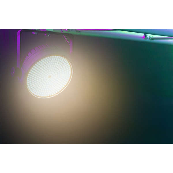 BEAMZ BT430 LED STROBE PAR IP20 324x 0.5W CW/WW