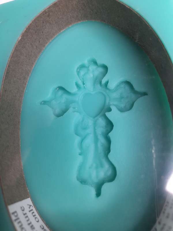 Large Cross Silicone Soap Mould - 98g