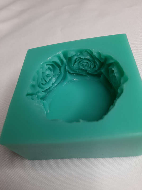 4 Cavity Round Rose Mould