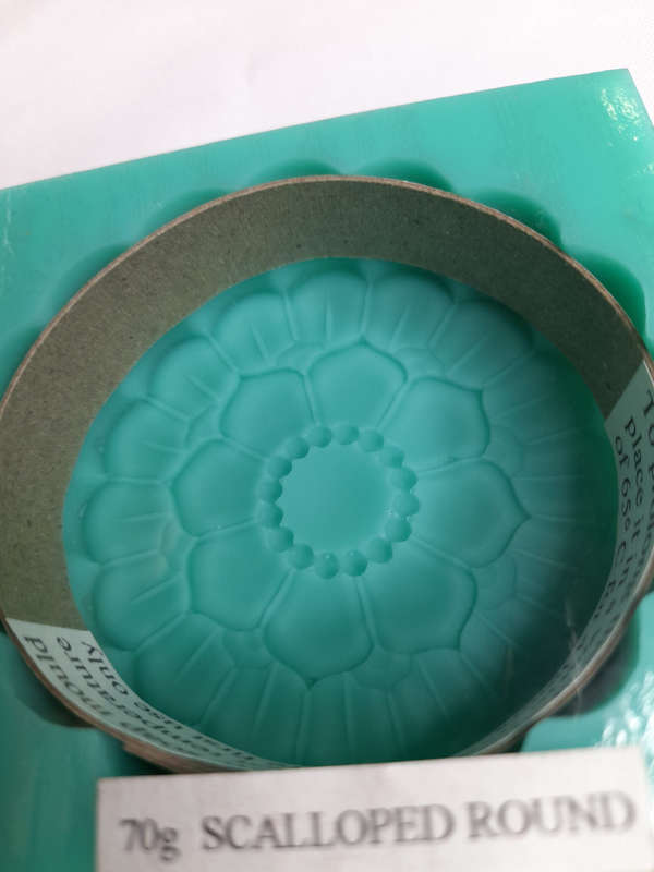 Scalloped Round Silicone Mould - 70g