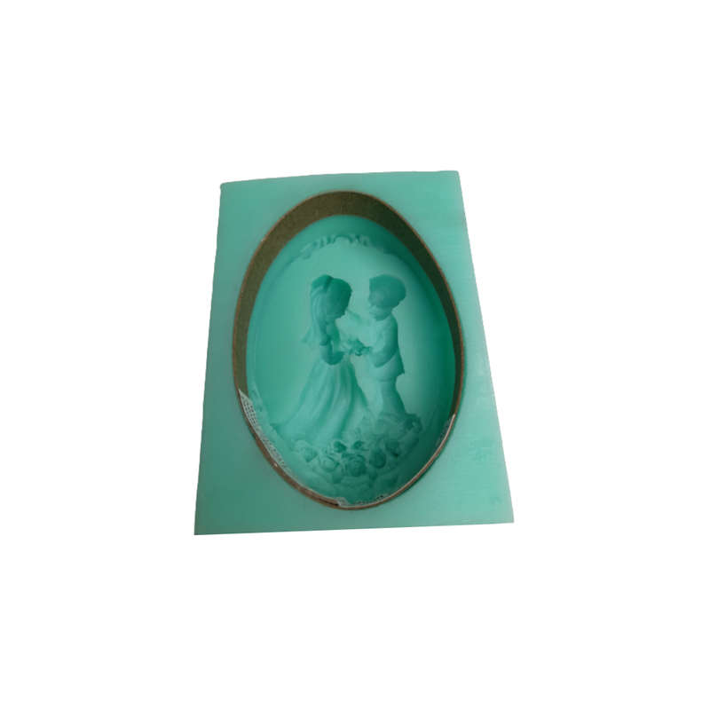 Bride & Groom Silicone Mould - 66g