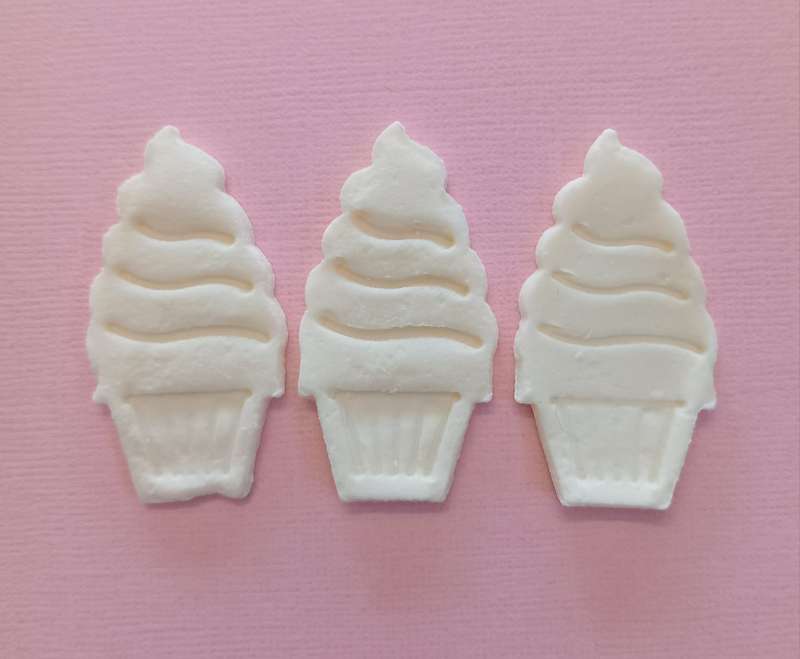 Soap Embeds - Cupcake (Blank) - 14pc