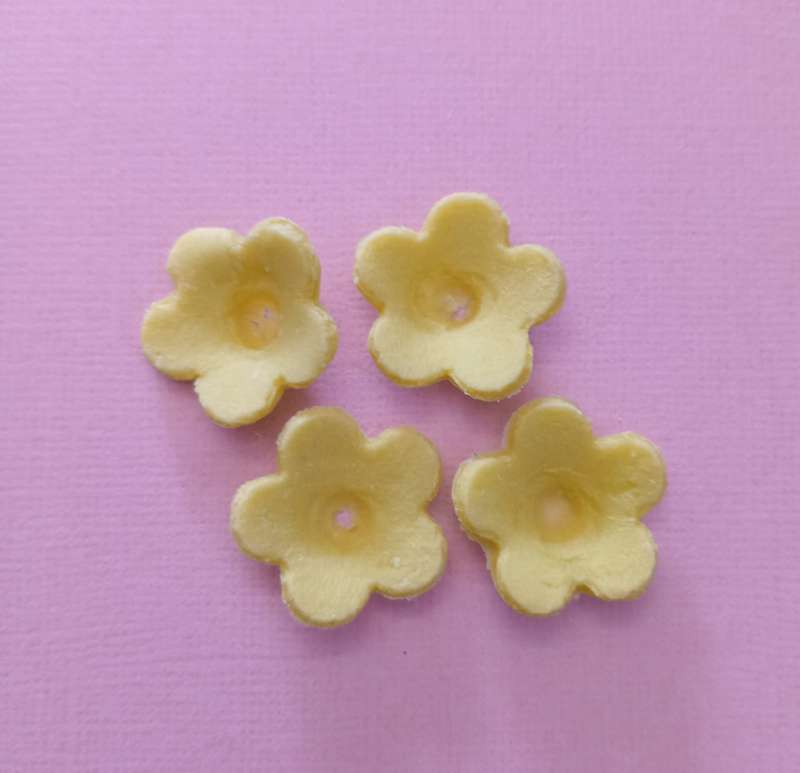 Soap Embeds - Buttercup (Yellow) - 16pc