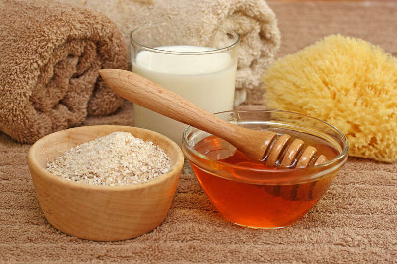 Glycerine Melt and Pour Soap - Oatmeal Milk and Honey - 1kg