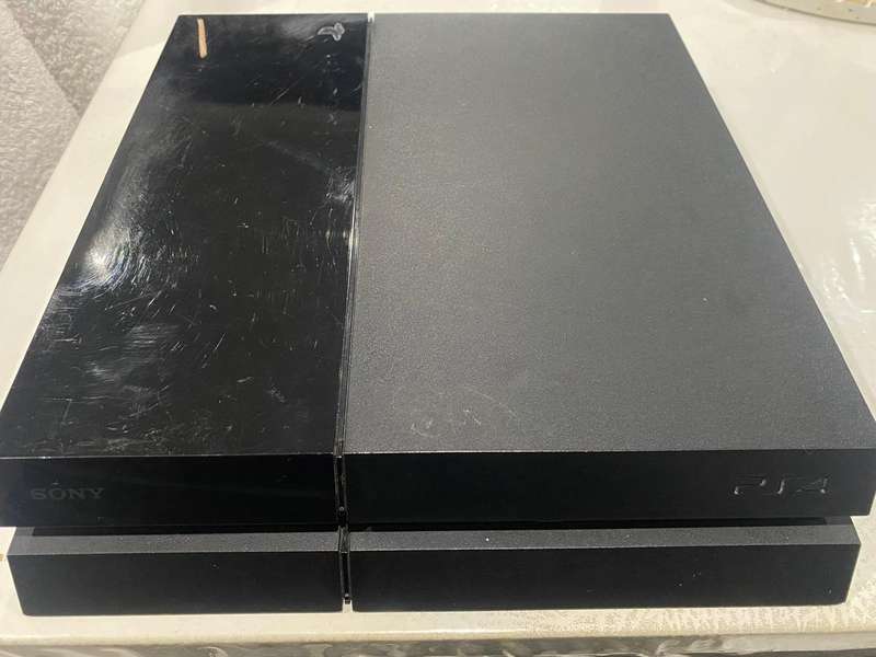 Sony PS4 Console CUH-1004A  For Parts or Repair - PS4 Offers Welcome
