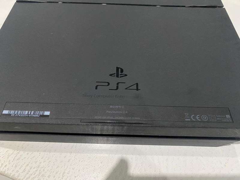 Sony PS4 Console CUH-1004A  For Parts or Repair - PS4 Offers Welcome