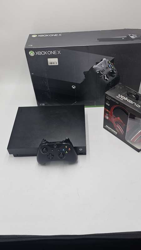 Xbox 1 X 1TB edition + controller & new Volkano headset