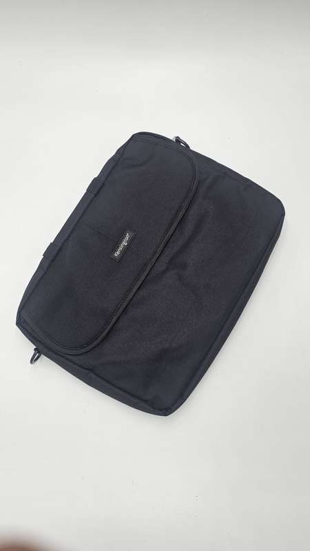 Kensington laptop shoulder bag