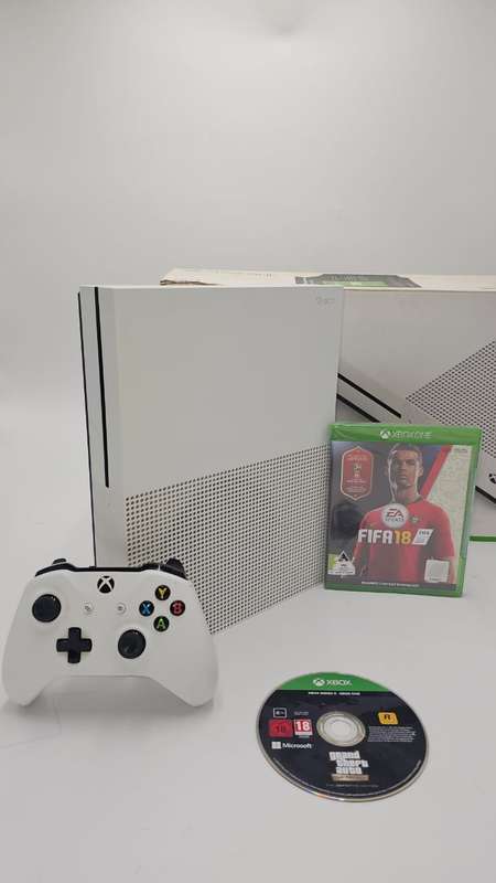 Xbox 1 S edition 500GB + controller