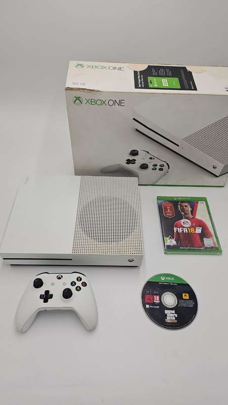 Xbox 1 S edition 500GB + controller