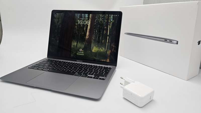 Apple MacBook Air 13" Space Grey