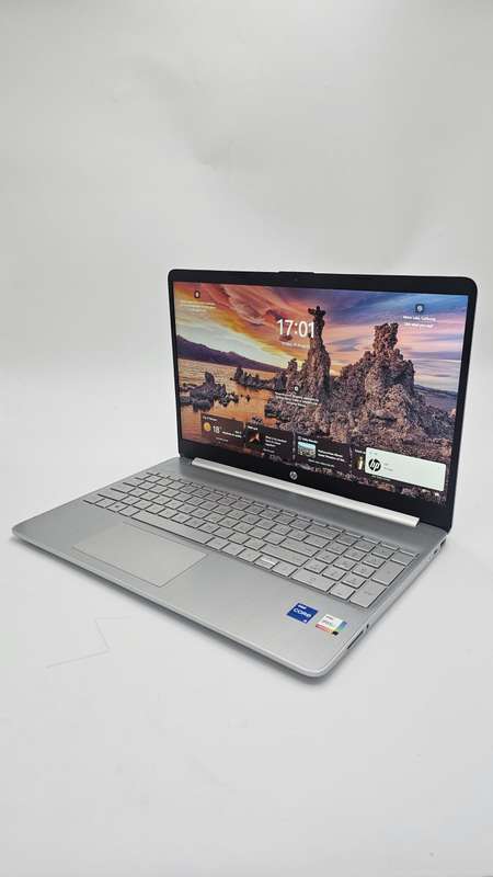 HP 15 i5 12th gen WITH INTEL IRIS GRAPHICS