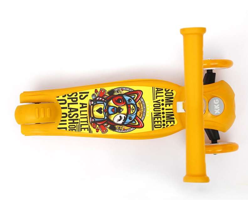 Height Adjustable Kids Scooter With Colourful Light-flashing Wheels.
