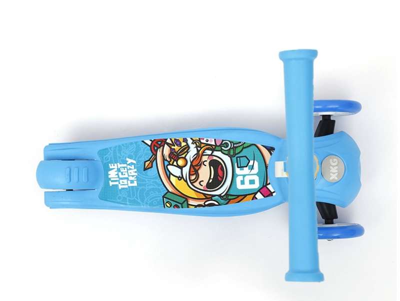 Height Adjustable Kids Scooter With Colourful Light-flashing Wheels.