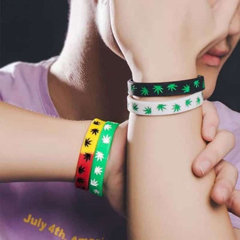Killer Deals Marijuana Leaf Silicone Wristbands Rubber Bracelet
