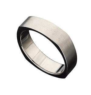 Titanium Gents ring with square sides