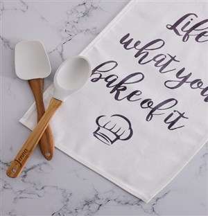 Personalised spatula and spoon with tea towel